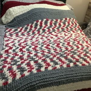 NWOT - HANDMADE - Cozy Red and Gray Knitted Blanket - Approx 53 x 86.5